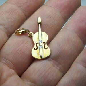 14k Sterling Silver Diamond Gutiar Pendant